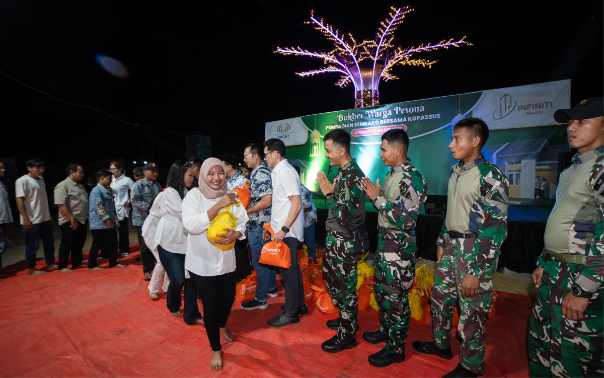MGK Serang ajak warga bukber, pulang nya dikasih sembako
